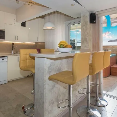 Holiday home Luxury With Jacuzzi *